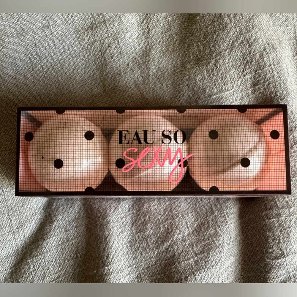 NWT - VICTORIA’S SECRET Bath Bombs